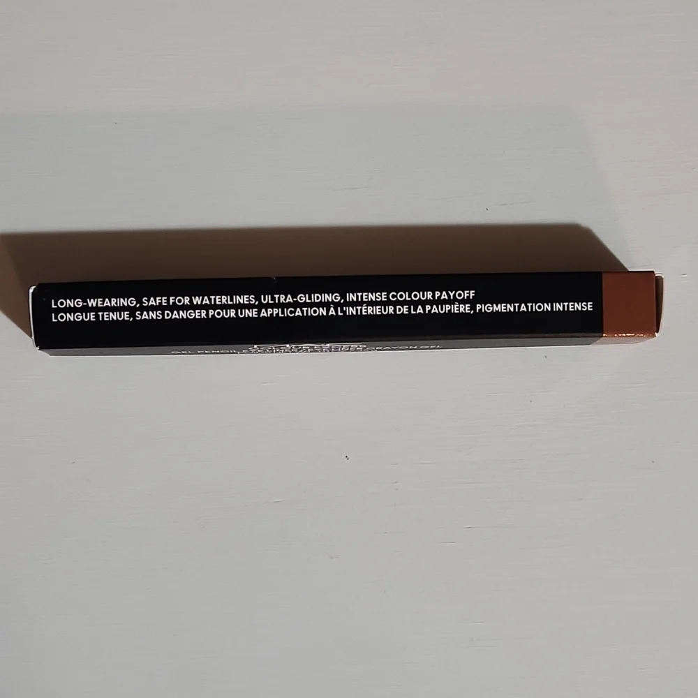 MAC Stage-5 Clinger Colour Express Gel Pencil Eye Liner